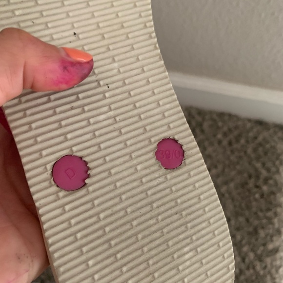 Havaina magenta and White Polka dot flip flops - Picture 3 of 4